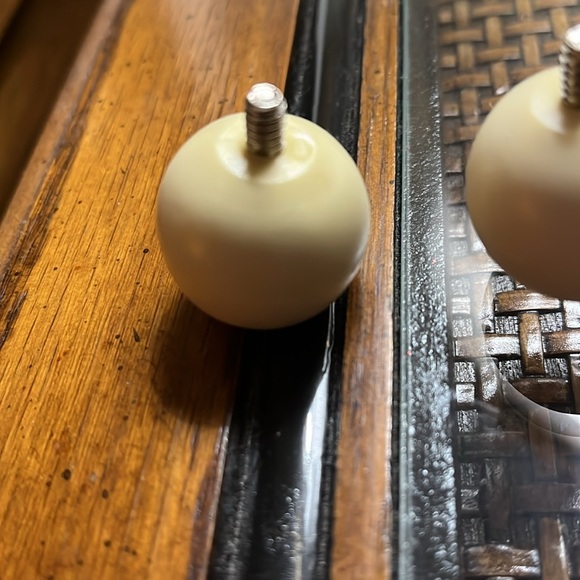 American Girl Illuma Room AG Mini’s Replacement Feet Set 4 Screw On Round Legs - Picture 2 of 2